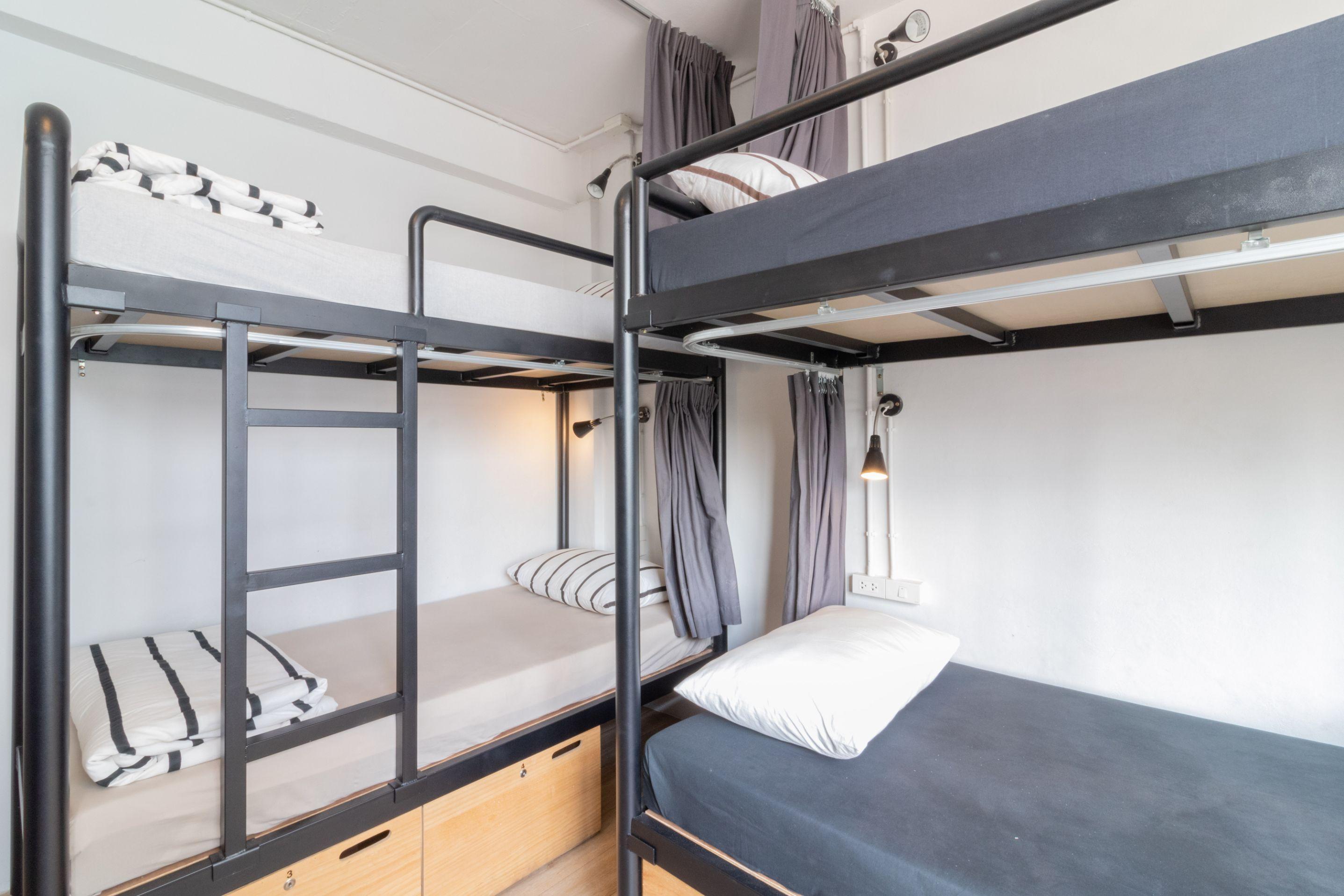 Beige Poshtels + Netflix Hostel Bangkok Buitenkant foto