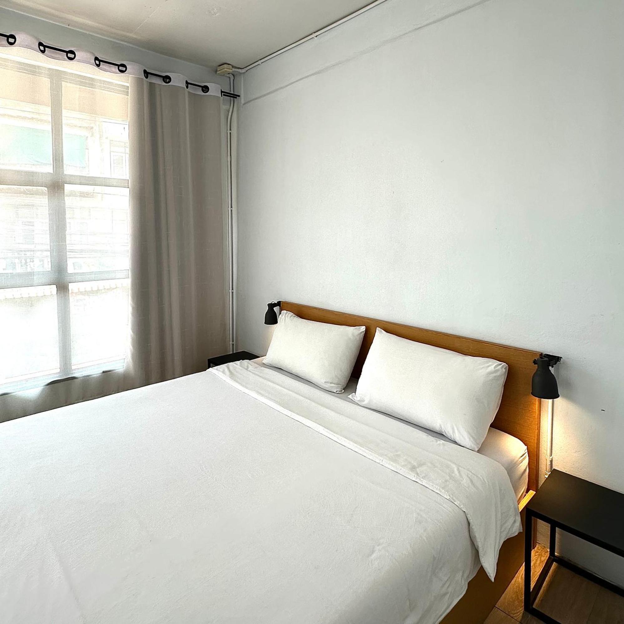 Beige Poshtels + Netflix Hostel Bangkok Buitenkant foto