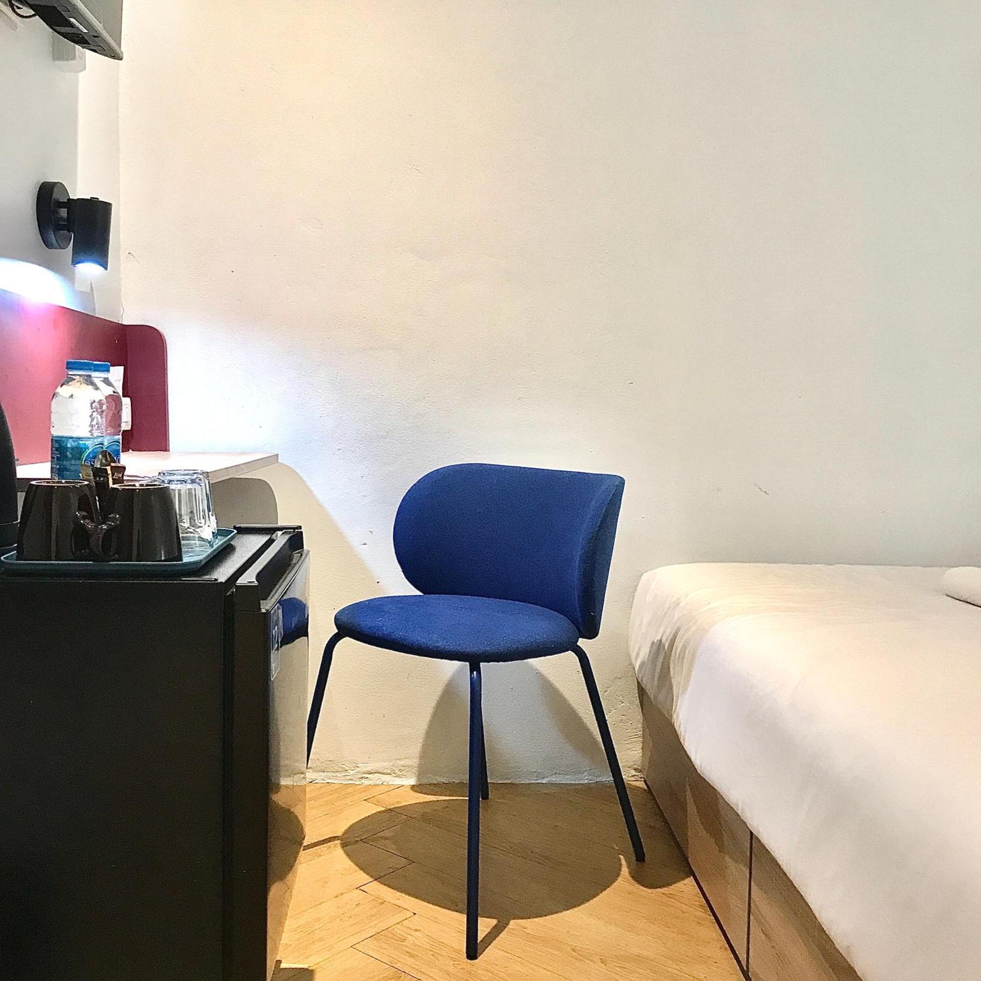 Beige Poshtels + Netflix Hostel Bangkok Buitenkant foto