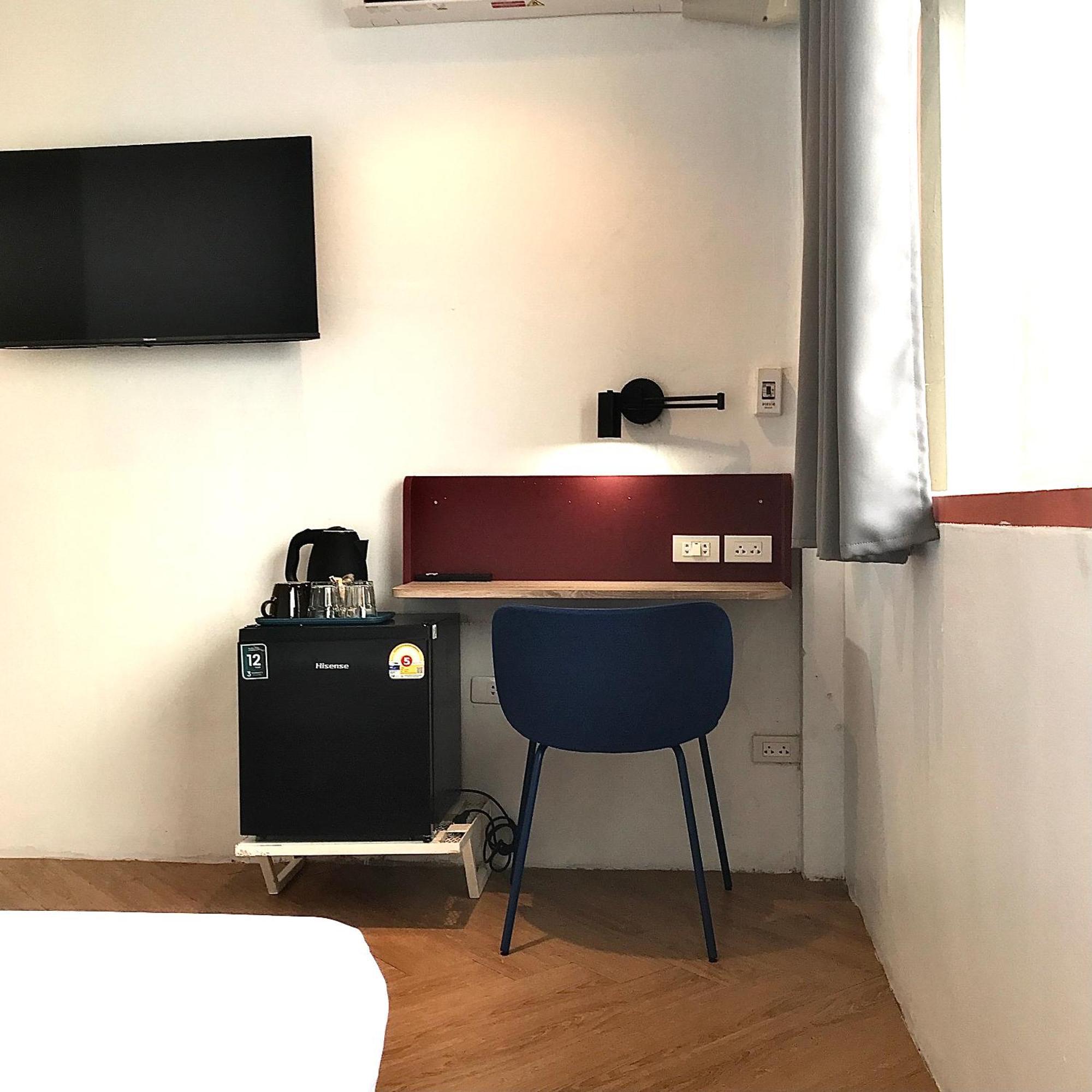 Beige Poshtels + Netflix Hostel Bangkok Buitenkant foto