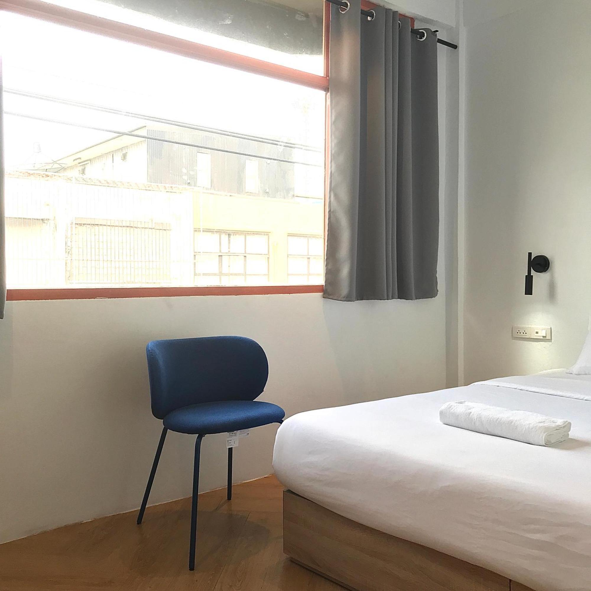 Beige Poshtels + Netflix Hostel Bangkok Buitenkant foto