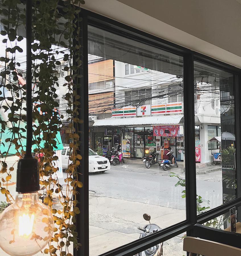 Beige Poshtels + Netflix Hostel Bangkok Buitenkant foto